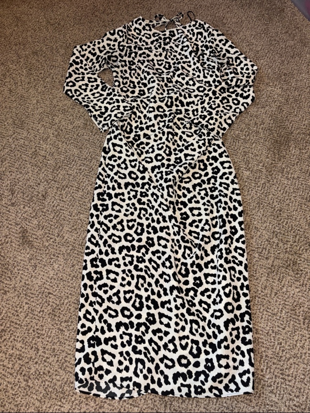 Leopard Print Long Sleeve Maxi Dress - Black & White Medium